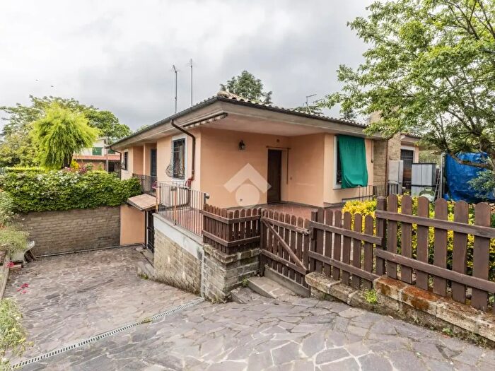 Casa con 6 locali in vendita in Via Civitavecchia, Manziana