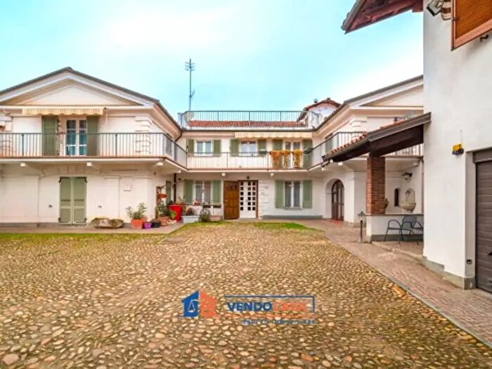 Appartamento quadrilocale in vendita in Vicolo Fossaretto, Bra