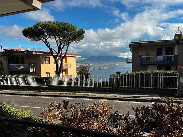 Appartamento con 5 locali in affitto in Via Stazio, Posillipo, Napoli