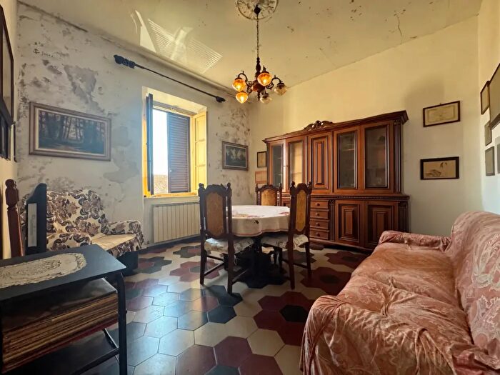 Appartamento con 5 locali in vendita in Lessandro Volta, Viareggio