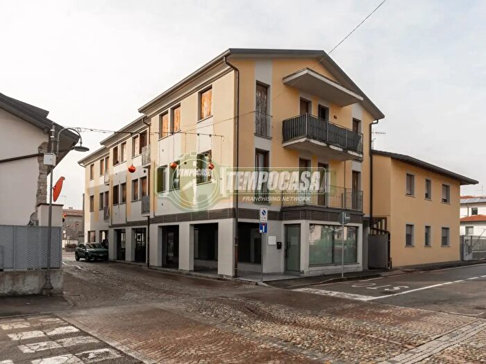 Appartamento trilocale in vendita in Via Roma, Orio Al Serio