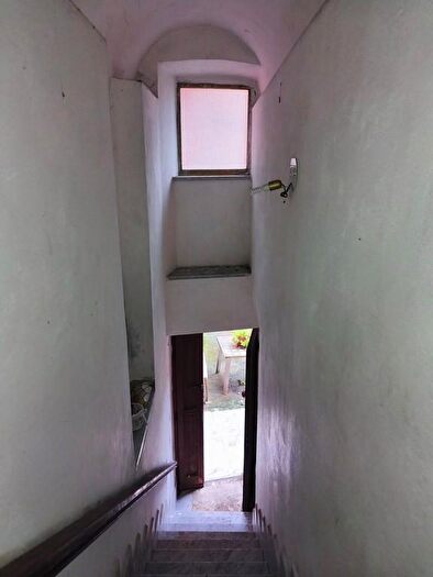 Casa con 6 locali in vendita in Carrara