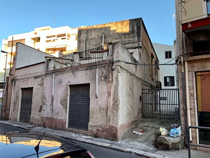 Casa in vendita in Via l Strabone Brindisi, Brindisi