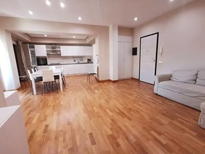 Appartamento trilocale in affitto in Viale Tommaso Campanella, Catanzaro