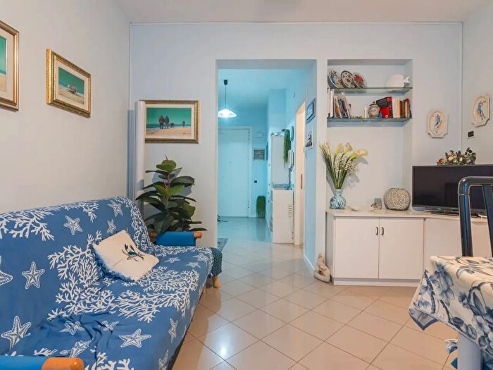 Appartamento trilocale in vendita in Viale Galli, Riccione