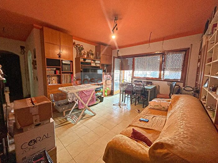 Appartamento trilocale in vendita in Via Londra, Ciampino