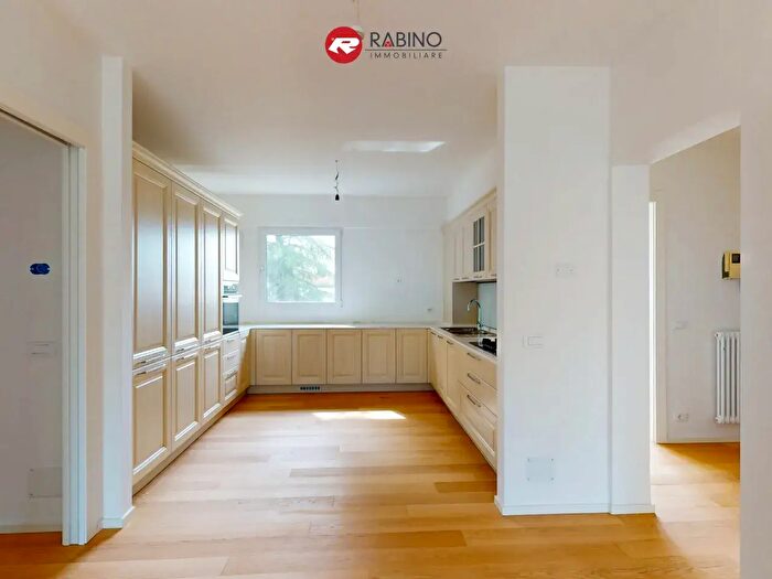 Appartamento quadrilocale in vendita in Via Maniago, Udine