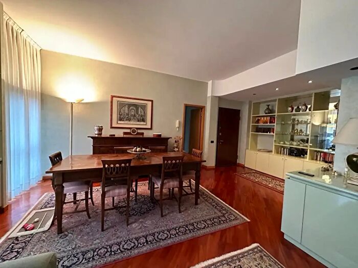 Appartamento quadrilocale in vendita in Corso Novara, Vigevano