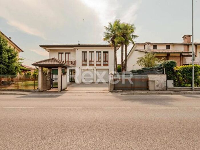 Casa con 5 locali in vendita in Via Grande, Cassola