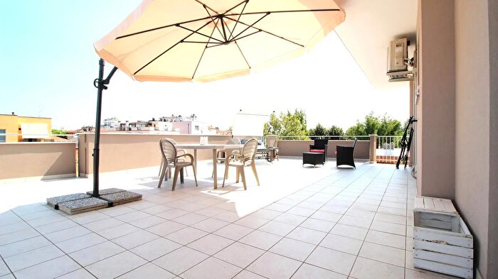 Appartamento trilocale in vendita in Via Neri da Rimini, Rimini