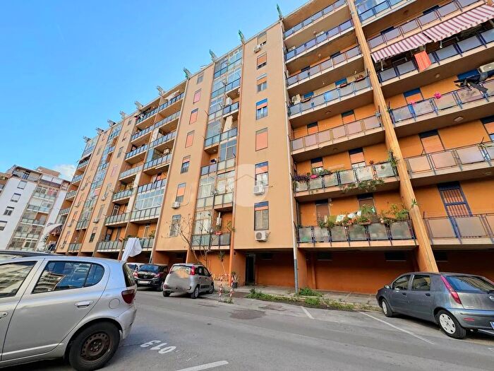 Appartamento quadrilocale in vendita in Via Sacco E Vanzetti, Palermo
