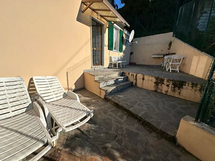 Casa con 6 locali in vendita in Via Moggia, Lavagna