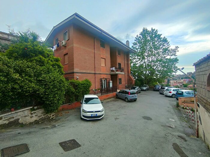 Appartamento trilocale in vendita in Via N Costa, Ariccia