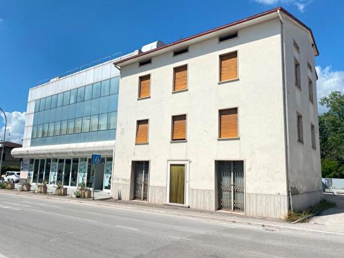 Casa con 5 locali in vendita in Via Firenze, Bastia Umbra