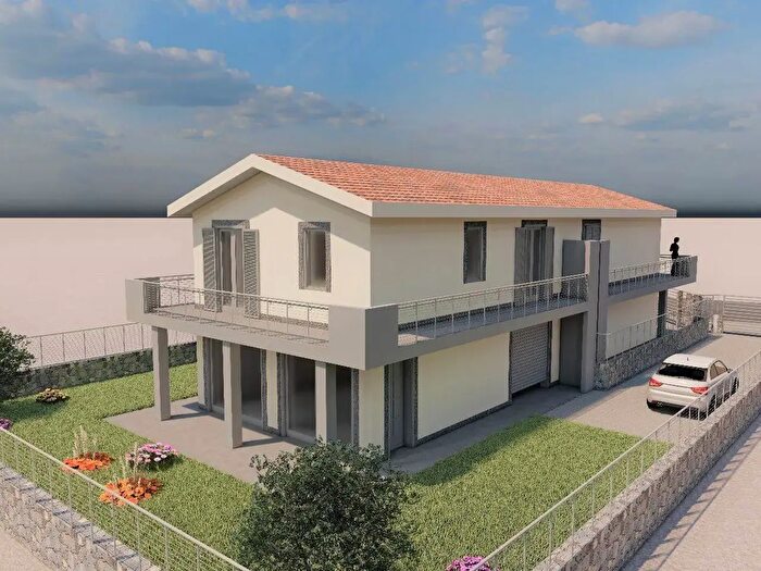 Casa con 5 locali in vendita in Via Giuseppe Garibaldi, Viagrande