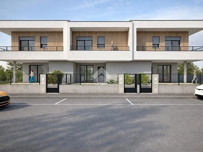 Casa quadrilocale in vendita in Via Curno, Curno