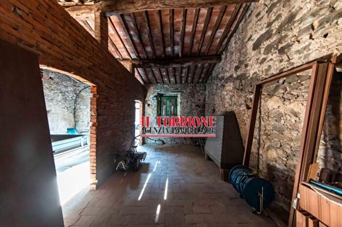 Casa quadrilocale in vendita in Via di Medicina, Pescia