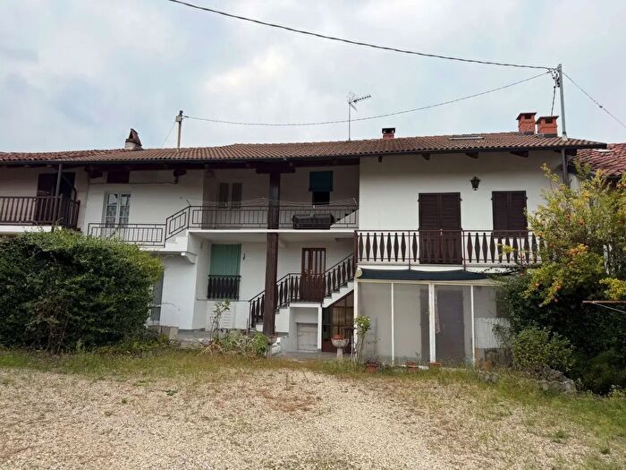 Casa con 7 locali in vendita in Borgata Arsenale, Cumiana