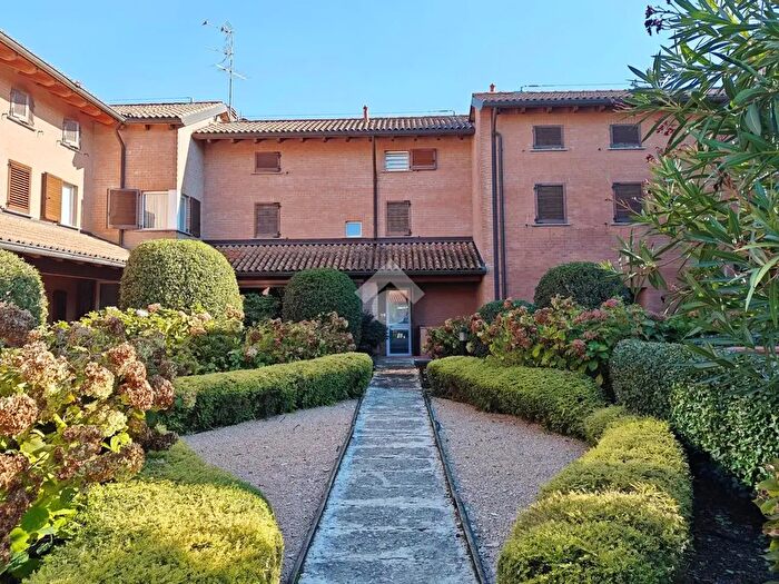 Casa trilocale in vendita in Via dei Pioppi, Carate Brianza