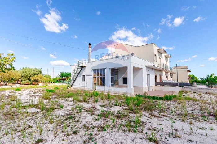 Casa trilocale in vendita in Contrada Pozzoallegro, Locorotondo