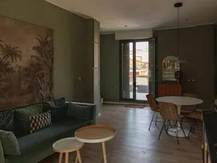 Appartamento trilocale in affitto in Via Col del Rosso, Corso San Gottardo, Milano