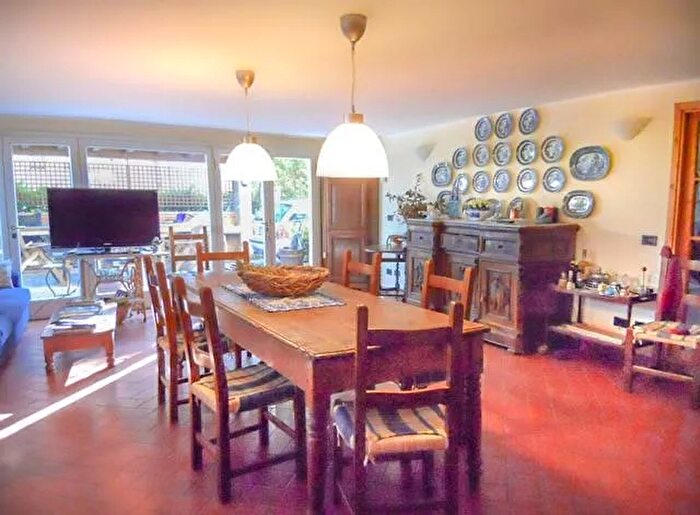 Casa con 9 locali in vendita in Via del Crocifisso Figline E Incisa Valdarno, Figline e Incisa Valdarno