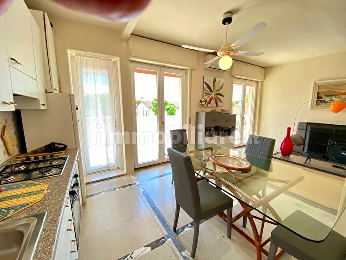 Appartamento bilocale in vendita in Via Ammiraglio Morin a, Forte Dei Marmi