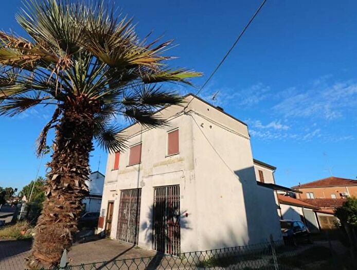 Casa con 6 locali in vendita in Lugo