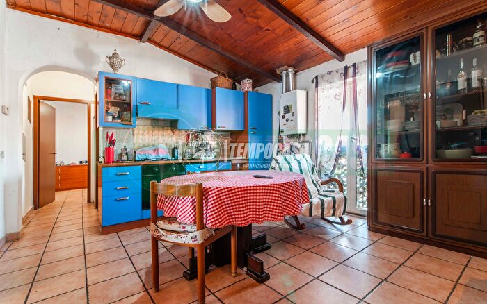 Appartamento trilocale in vendita in Vicolo Monti, Origgio