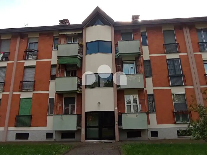 Appartamento trilocale in vendita in Via Calabria, Lodi