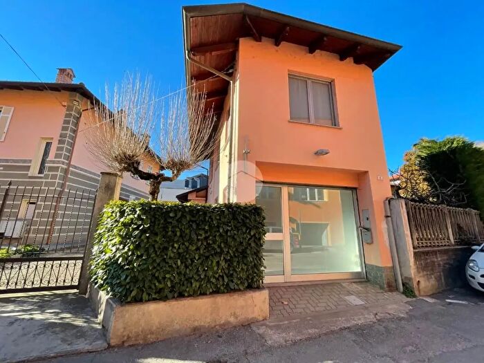 Casa bilocale in vendita in Via Alma Bertolo, Almese