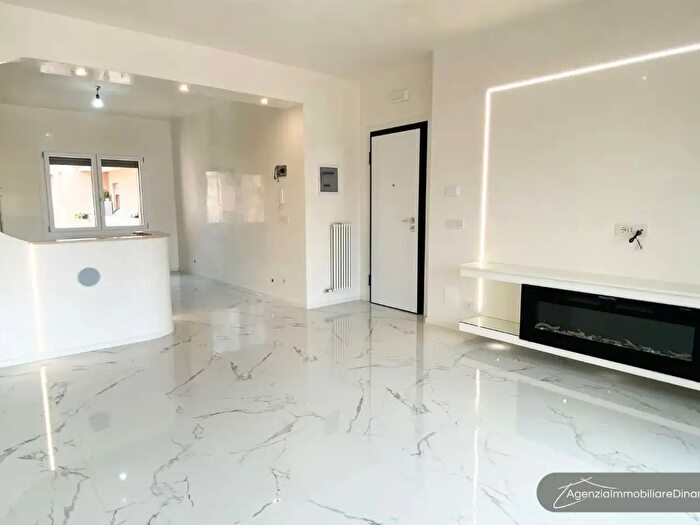 Appartamento con 5 locali in vendita in Via dei Fioretti, Colle Umberto