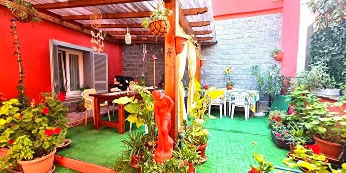 Casa con 6 locali in vendita in Montecalvo Versiggia