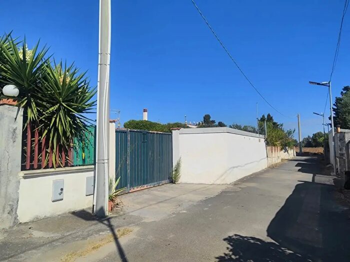 Casa quadrilocale in vendita in Viale dei Pini, Carlentini