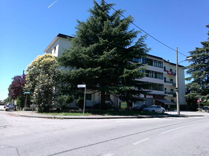 Appartamento trilocale in affitto in Via Virgilio, Arnate, Gallarate
