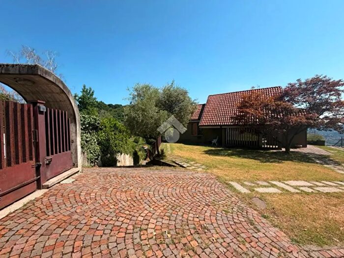 Casa con 6 locali in vendita in Via Gian Maria Marenzi, Monte Marenzo