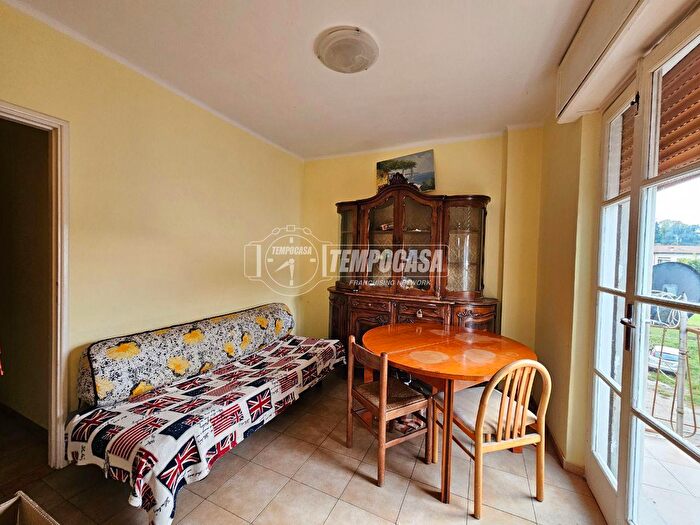 Appartamento bilocale in vendita in Via Fiume, Capiago Intimiano