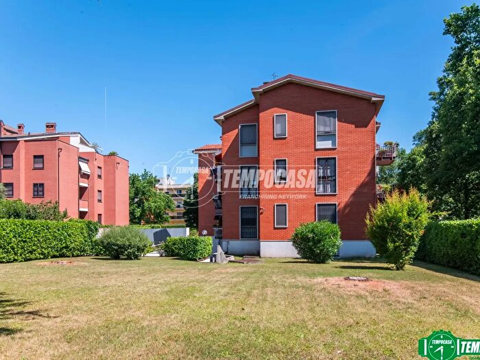 Appartamento trilocale in vendita in Via Vismara, Arese
