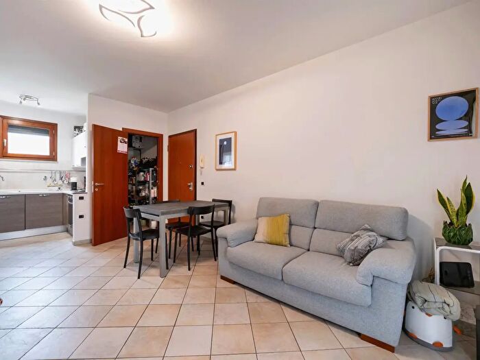 Appartamento trilocale in vendita in Via Erbosa, Campi Bisenzio