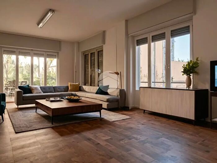 Appartamento con 6 locali in vendita in Via Gioacchino Rossini, Asti