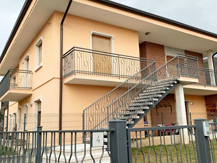 Appartamento con 5 locali in affitto in Centro, Badia Calavena