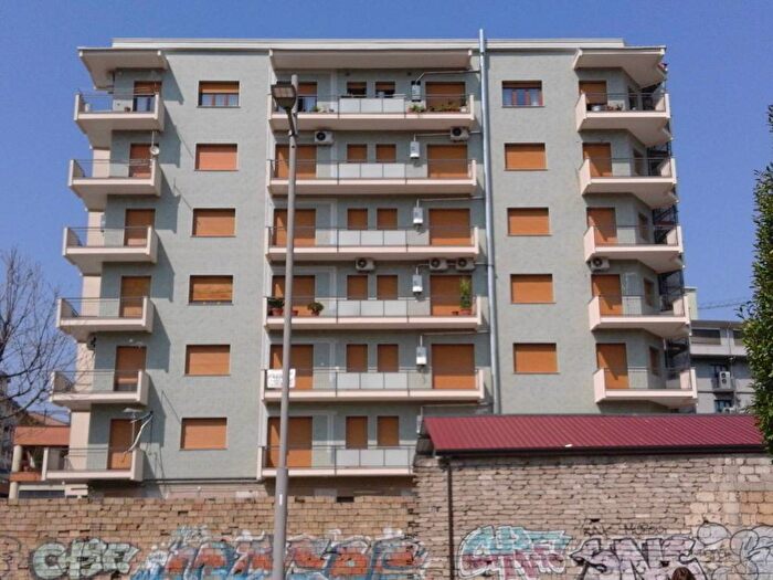 Appartamento con 5 locali in affitto in Centro, Cosenza