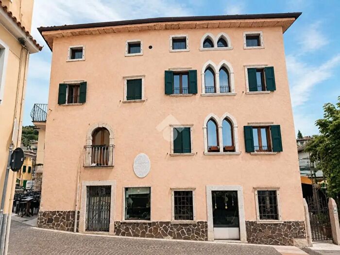 Appartamento monolocale in vendita in Via Oliveti, Torri Del Benaco