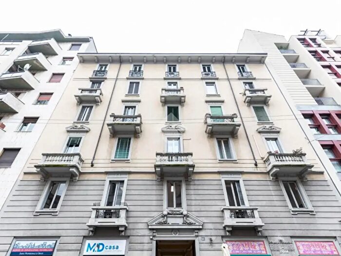 Appartamento trilocale in vendita in Viale Monza, Milano