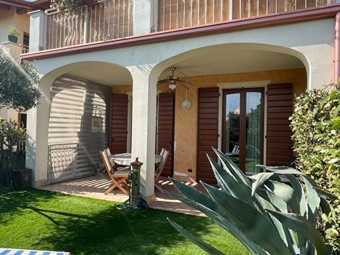 Appartamento trilocale in affitto in Via Guasch, Raffa, Puegnago sul Garda