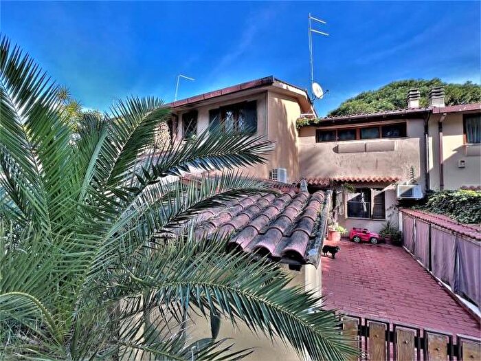 Casa con 5 locali in vendita in Via dei Pescatori, Roma