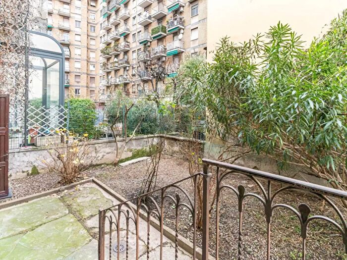 Appartamento trilocale in affitto in Via Privata Antonio Picozzi, Milano