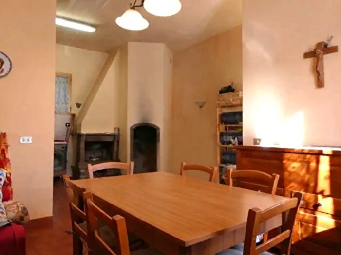 Casa con 6 locali in vendita in Via delle Ginestre, Capraia E Limite