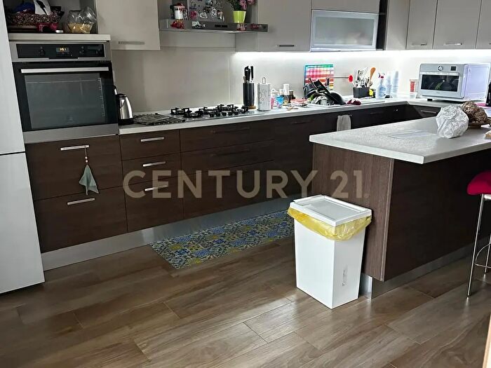 Casa quadrilocale in vendita in Via delle Gemme, Catania