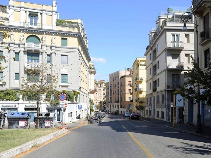 Appartamento con 5 locali in affitto in Via Antonio Gramsci, Parioli, Roma